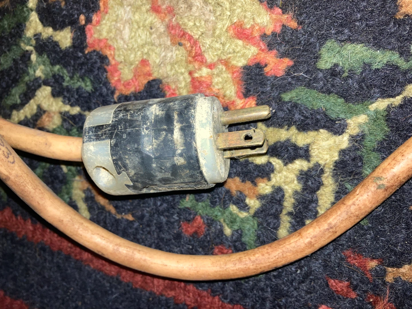 Heavy-duty outdoor extension cord - photo 2