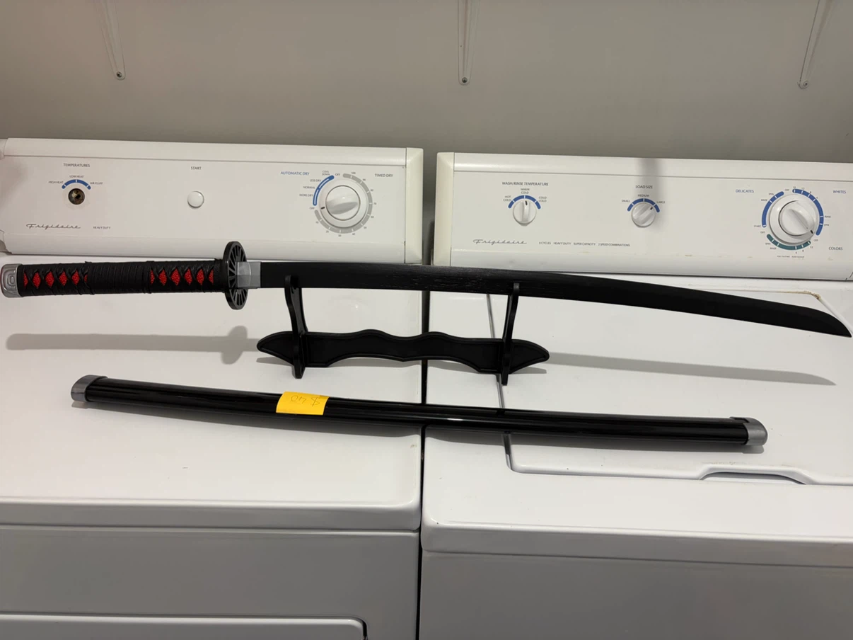 Demon Slayer Tanjiro Kamado Nichirin Katana Replica - photo 4