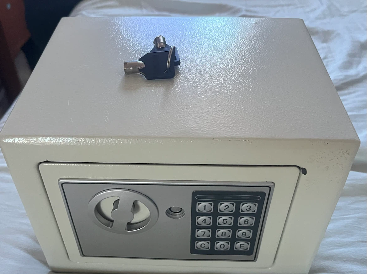 Digital Security Safe with Key - photo 2