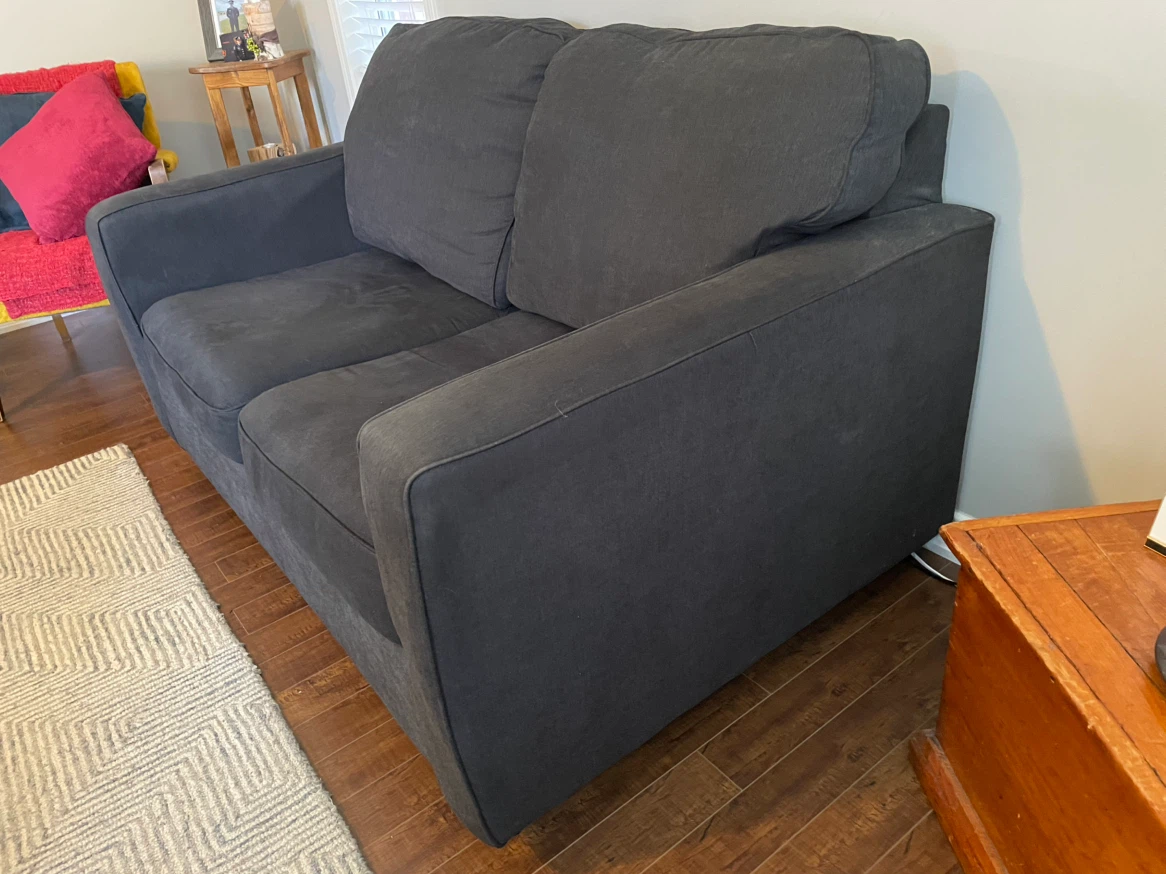 Dark grey Ashley two-seater loveseat - photo 2