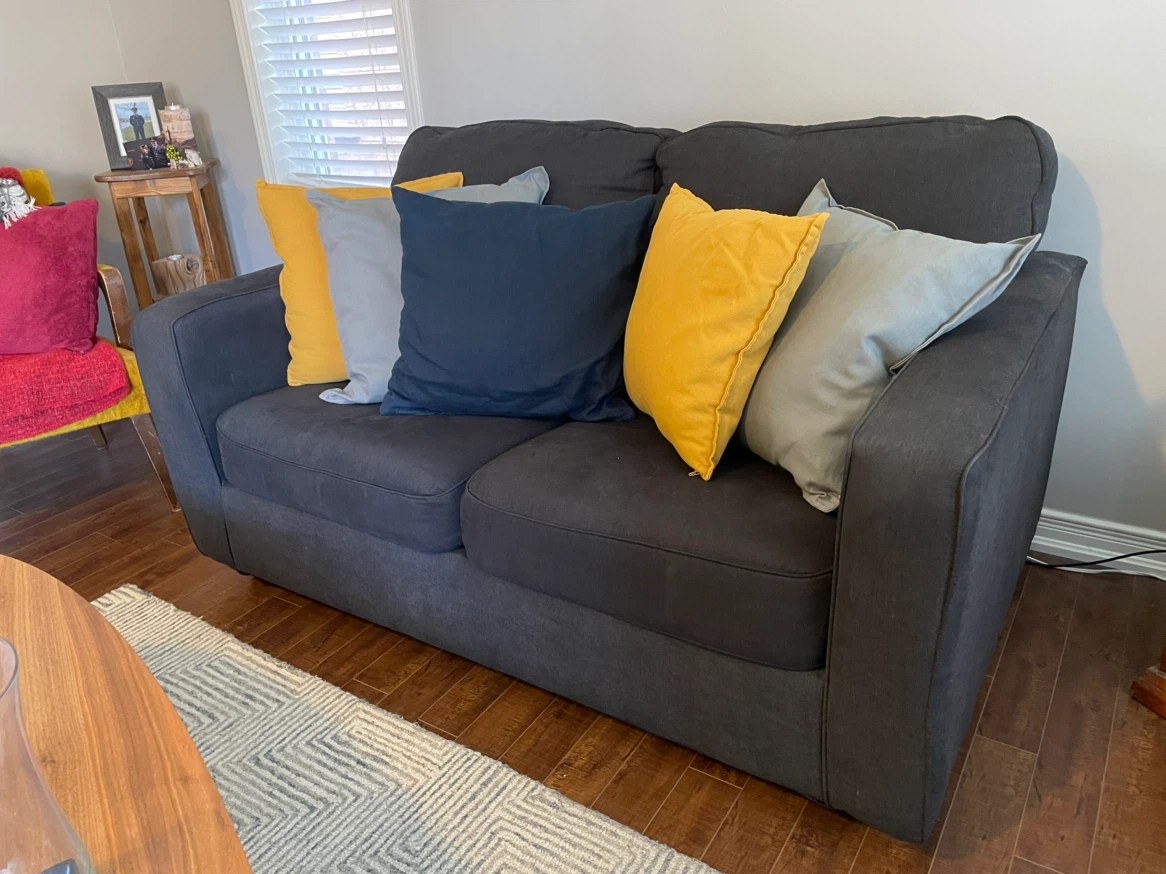Dark grey Ashley two-seater loveseat - photo 3