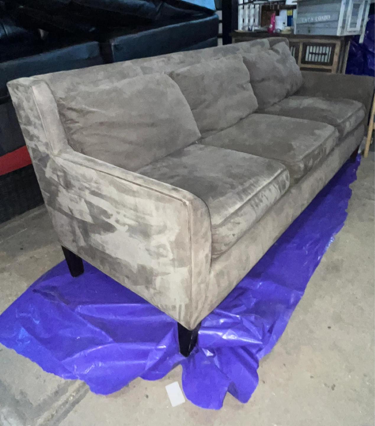 Clean Gray Velvet Three-Seater Sofa 🛋️ 💯 - photo 2