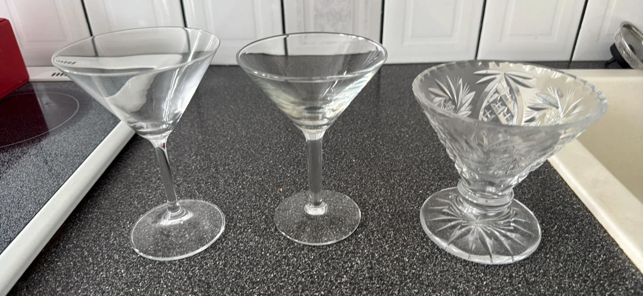Set of 3 assorted crystal and glass stemware - photo 3