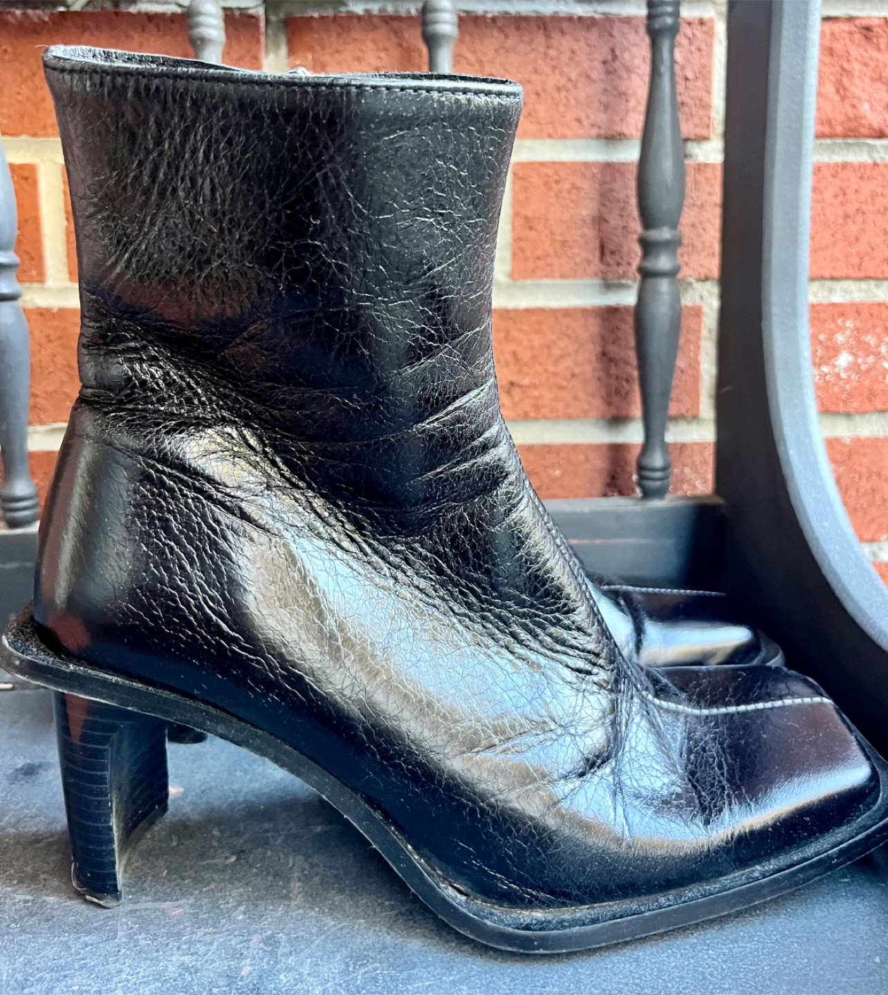 L’intervalle Black Square Toe Ankle Boots