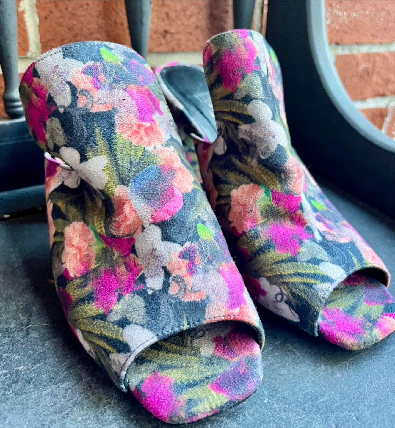 L’intervalle Floral Print Open-Toe Block Heel Mules