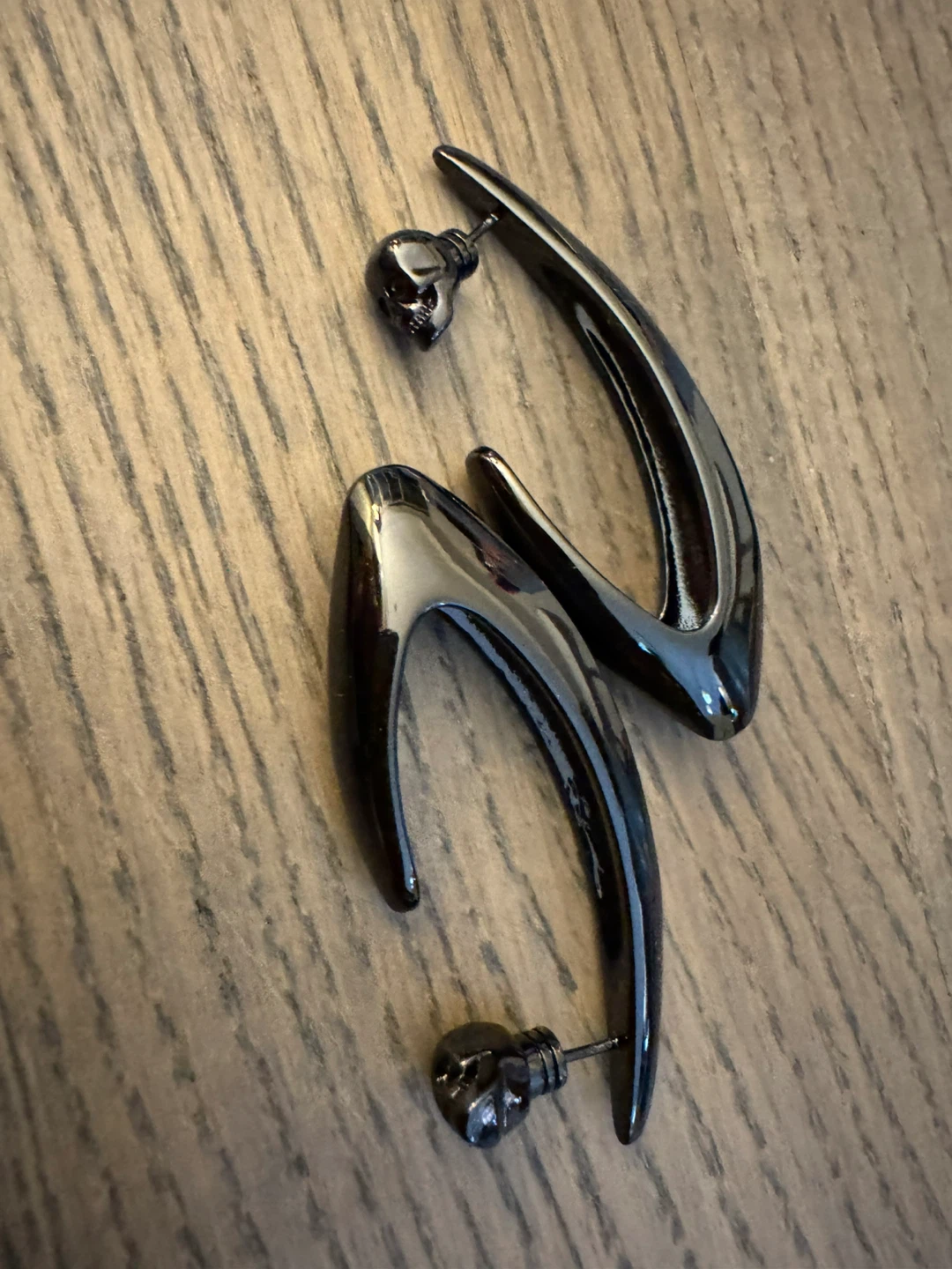Alexander McQueen Black Skull Statement Earrings - photo 2