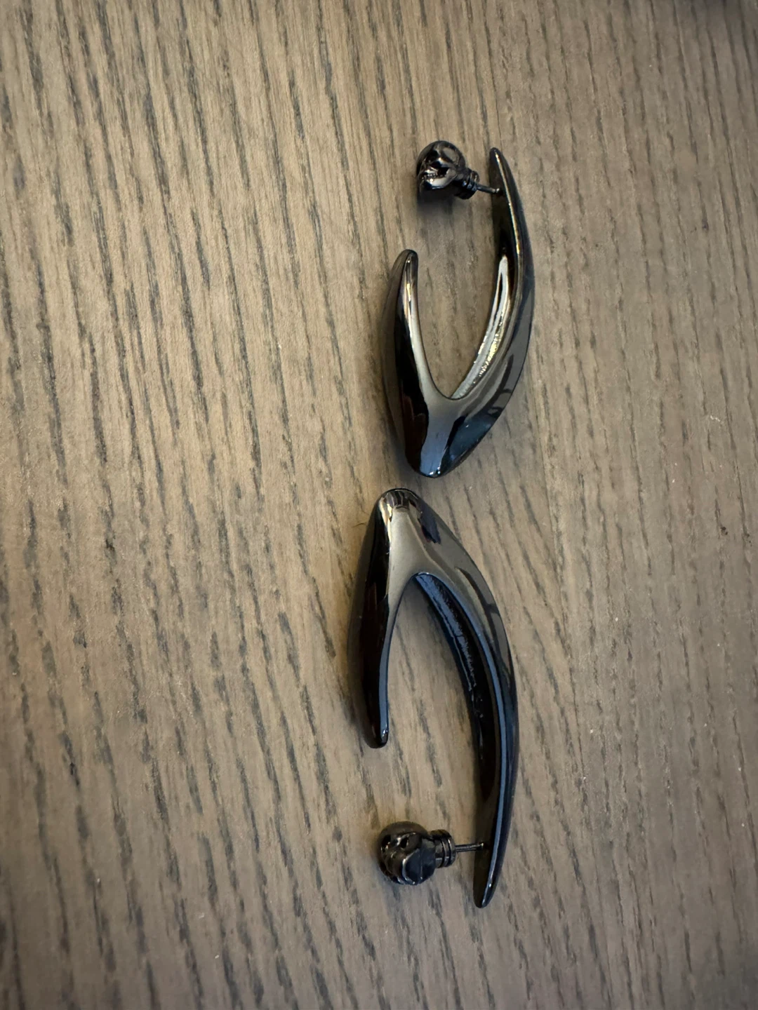 Alexander McQueen Black Skull Statement Earrings - photo 4