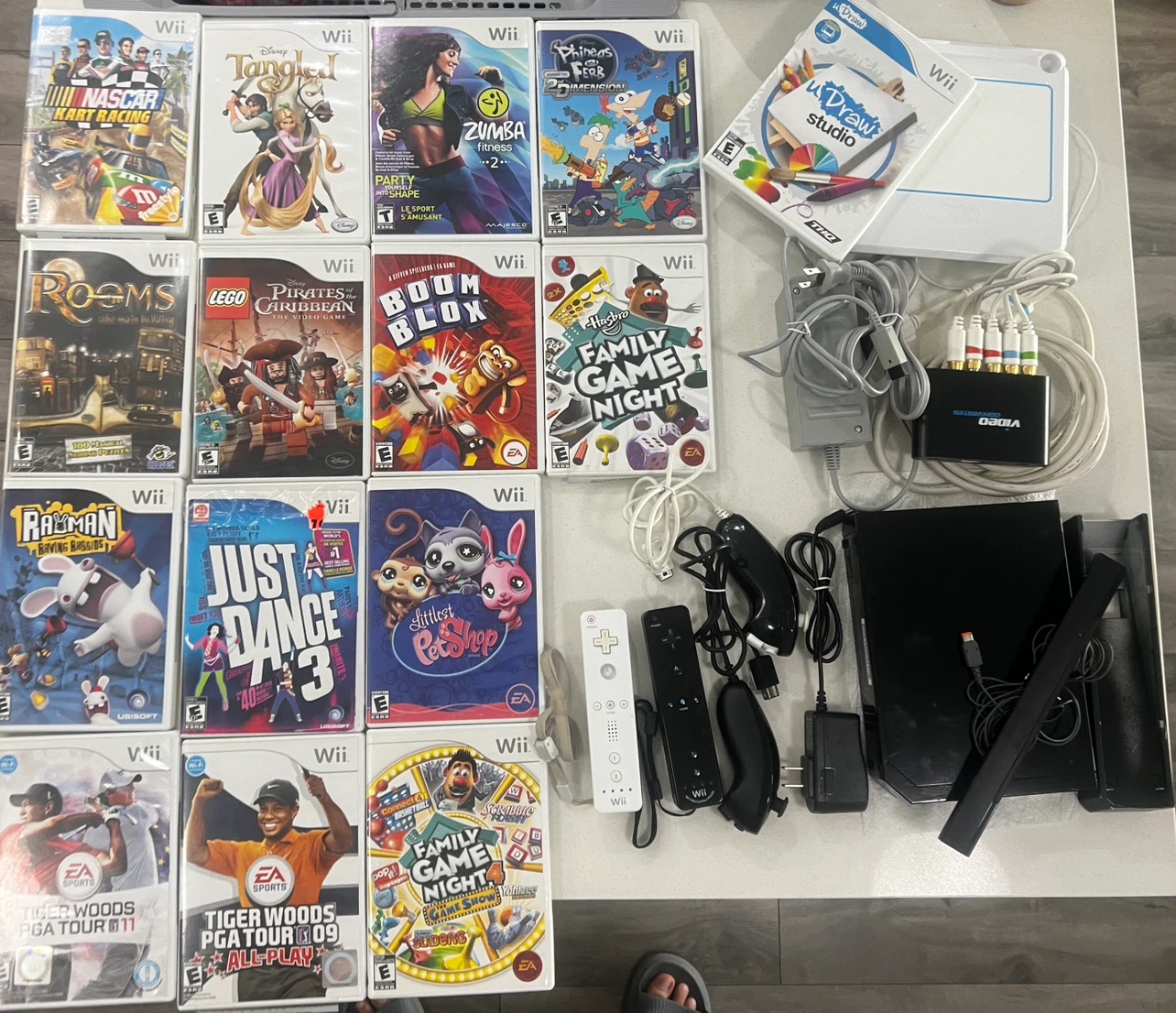 Nintendo Wii Console Bundle with Games and Accessories