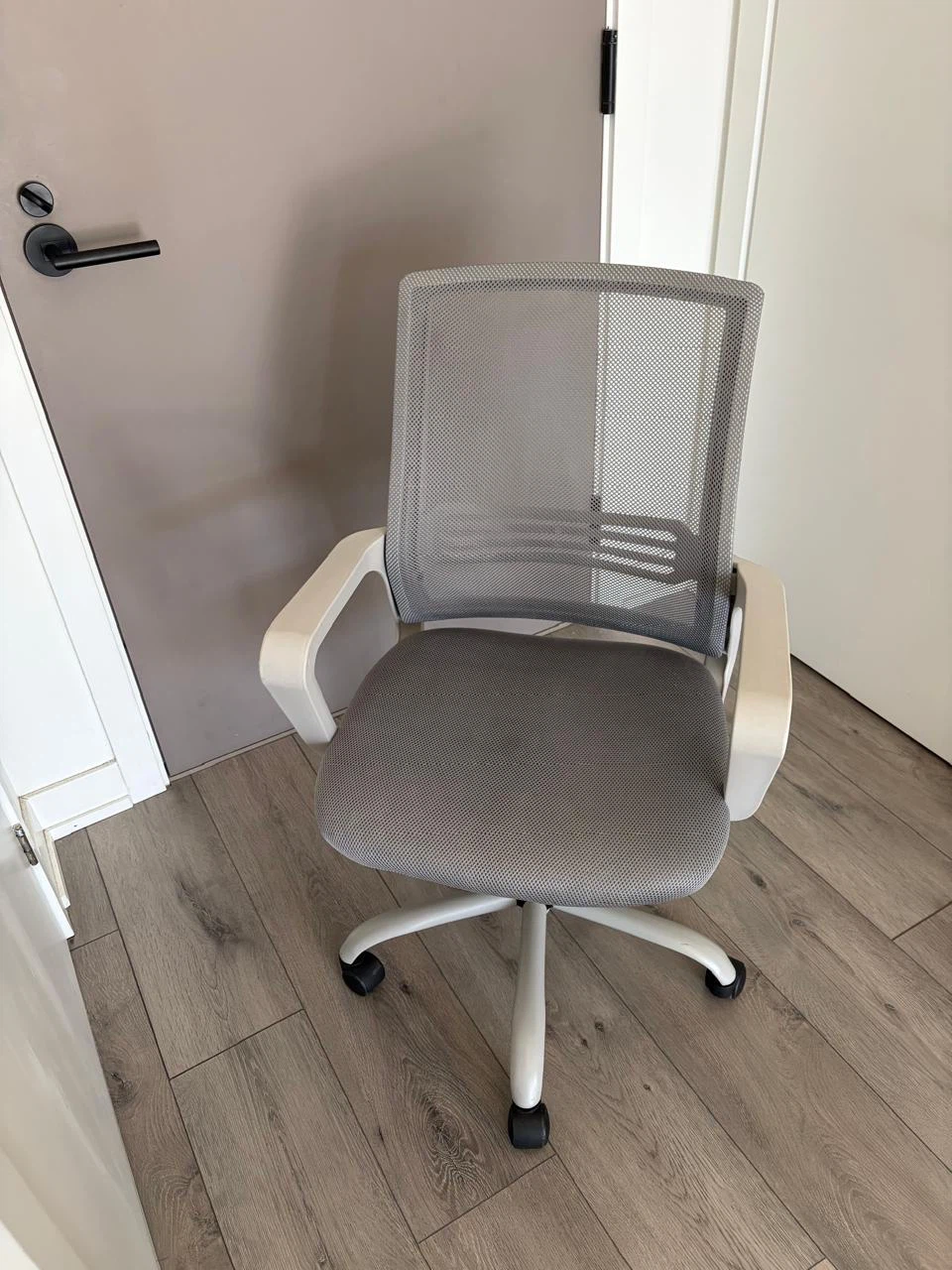 Grey Mesh Office Chair