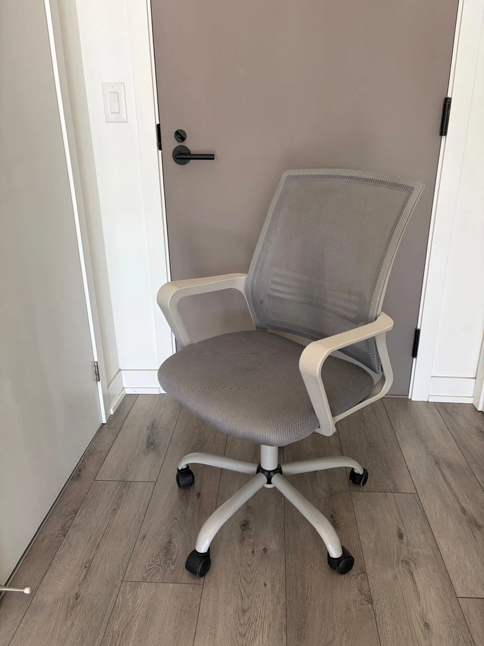 Grey Mesh Office Chair - photo 2