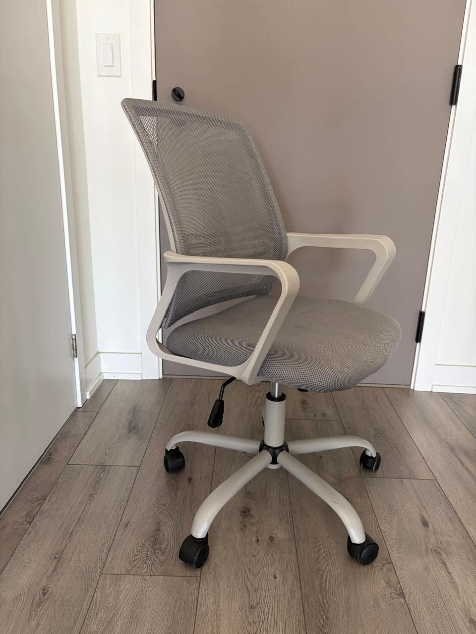 Grey Mesh Office Chair - photo 5