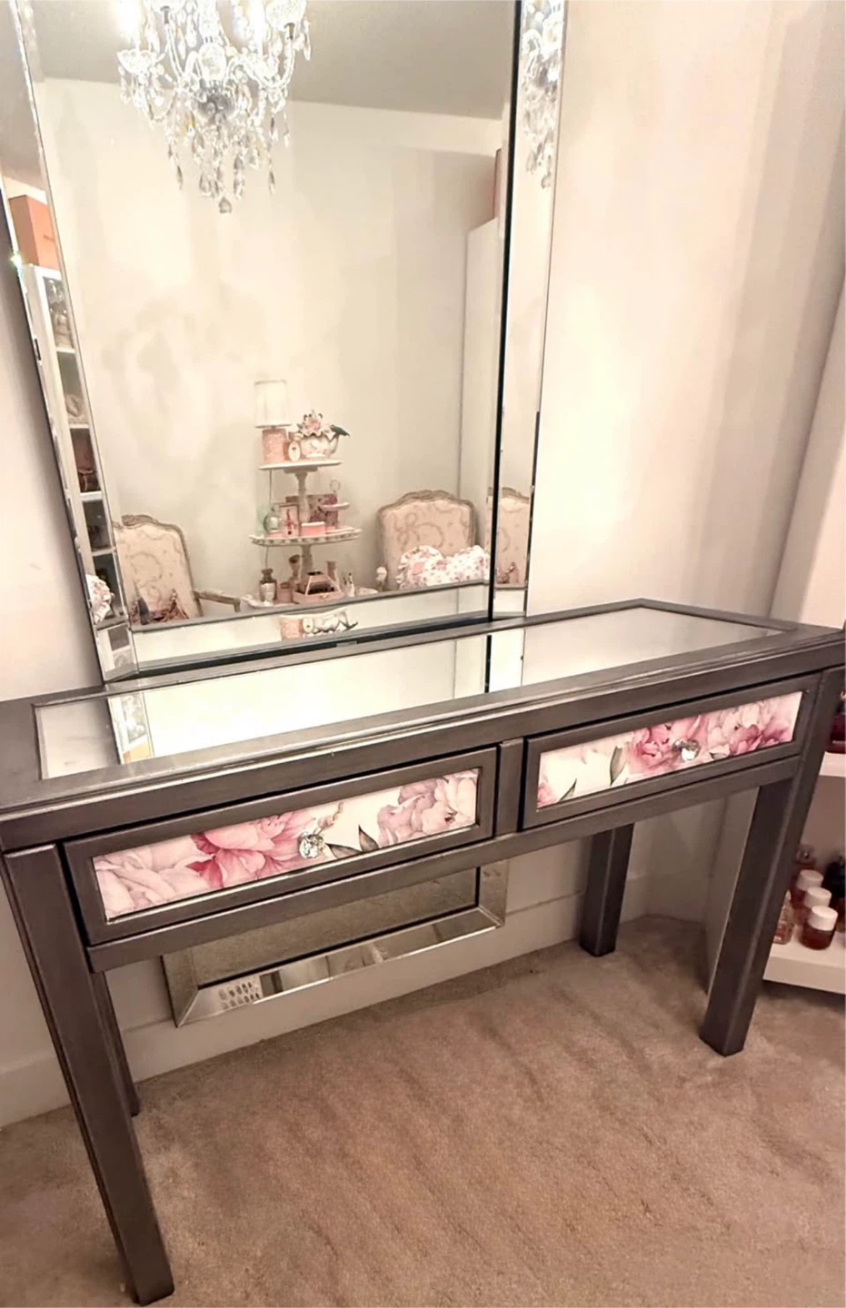 Vanity Table - photo 2