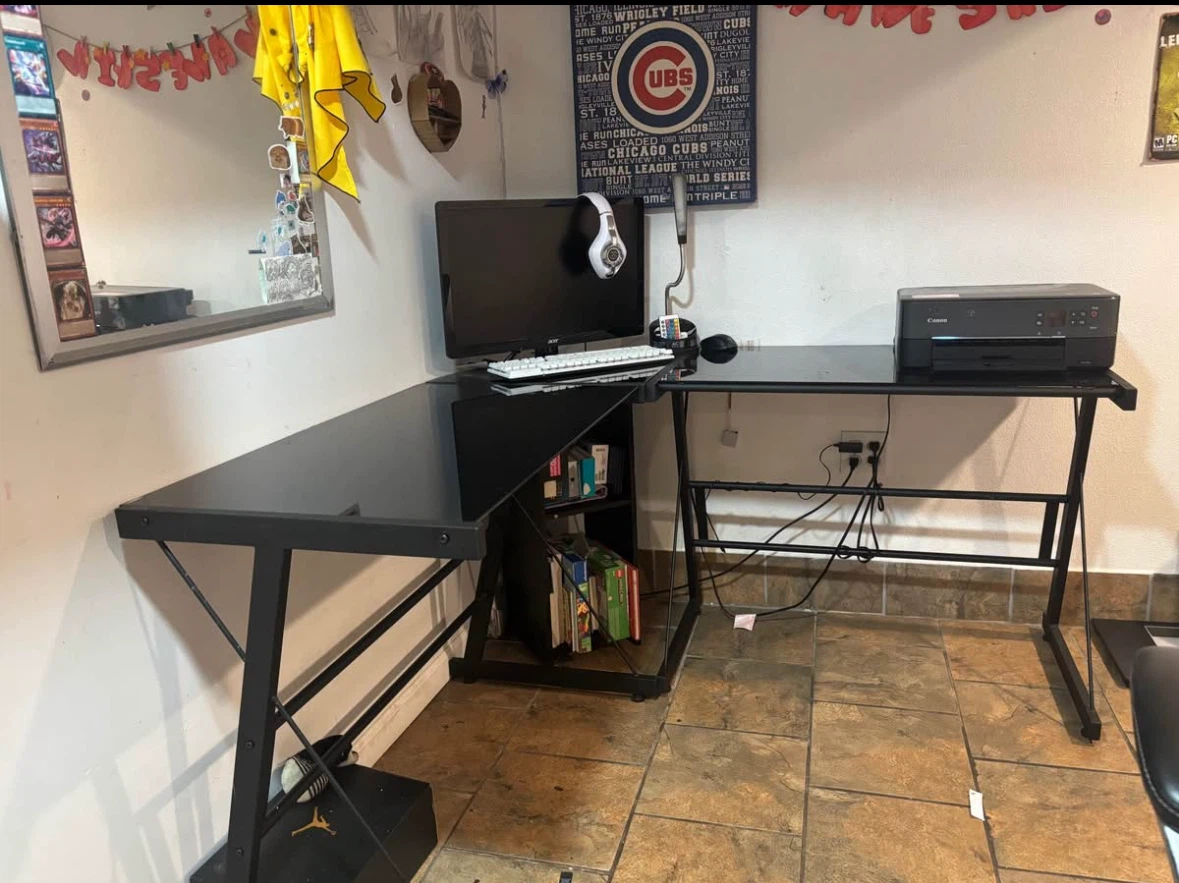 DESK AND GAMING CHAIR - photo 4