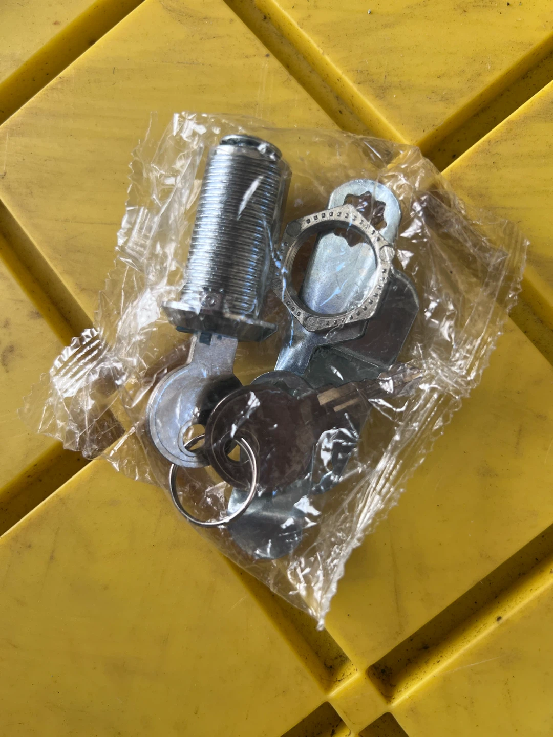 30mm Cam Lock Set for Cabinet or RV Door 10 pcs available