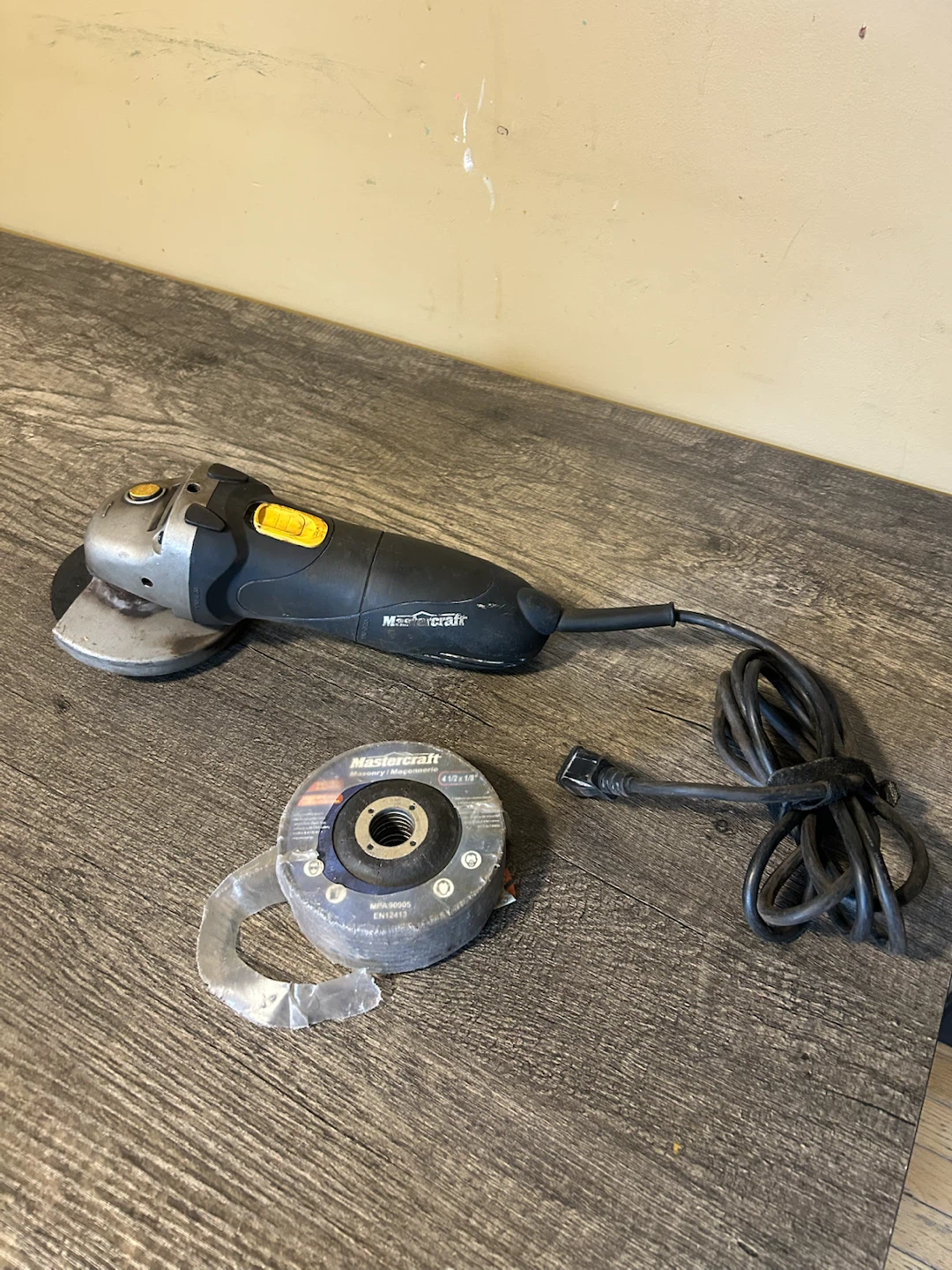 Mastercraft 4 1/2" Angle Grinder