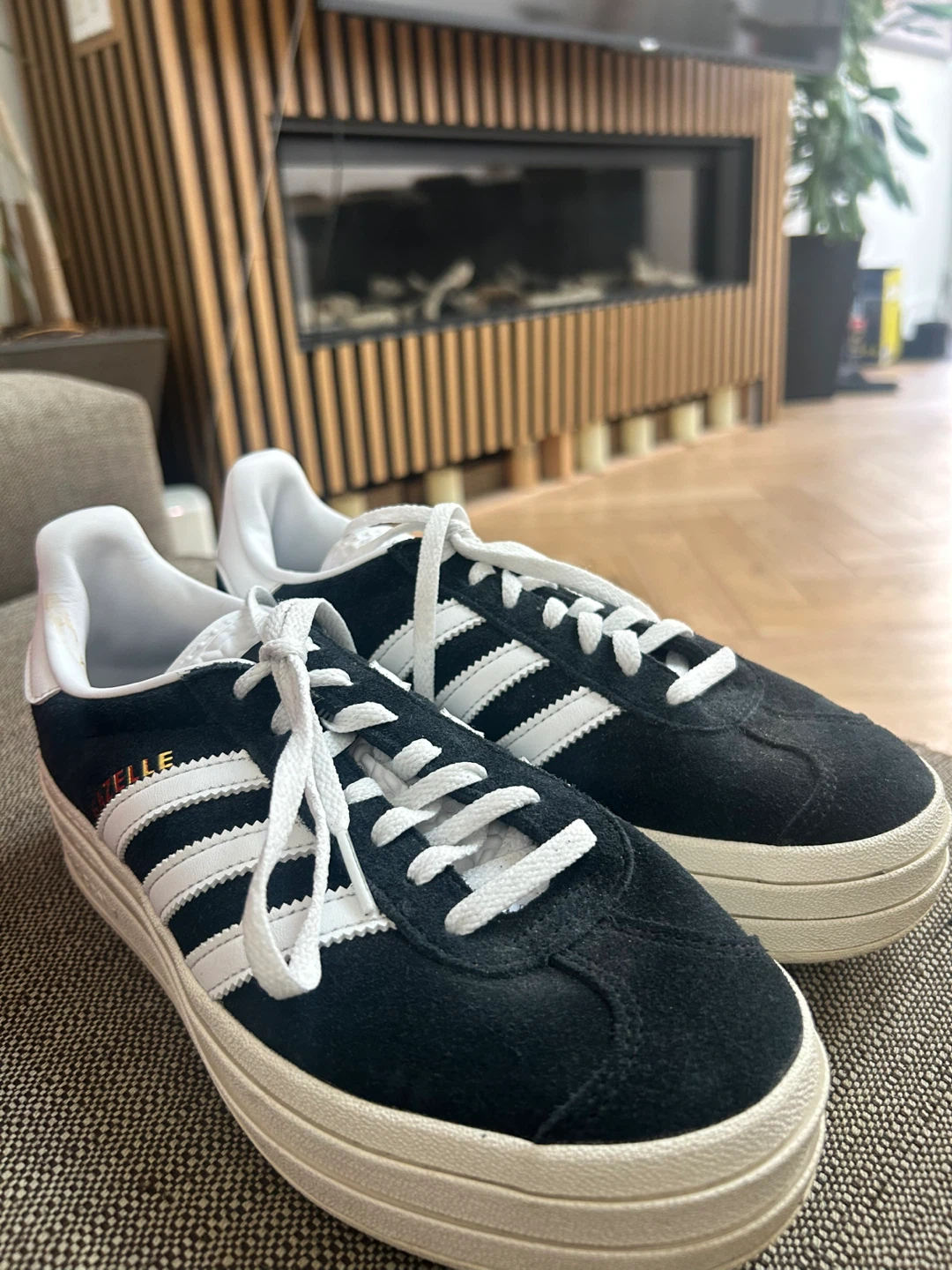 Adidas gazelle platform sneakers - size 6.5 - photo 2