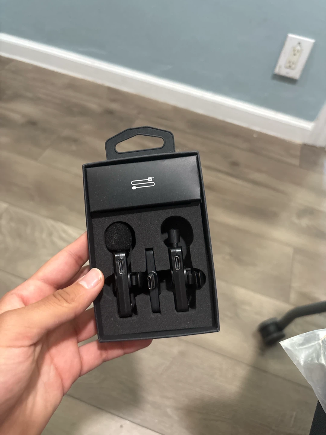 Wireless Lavalier Microphone Set