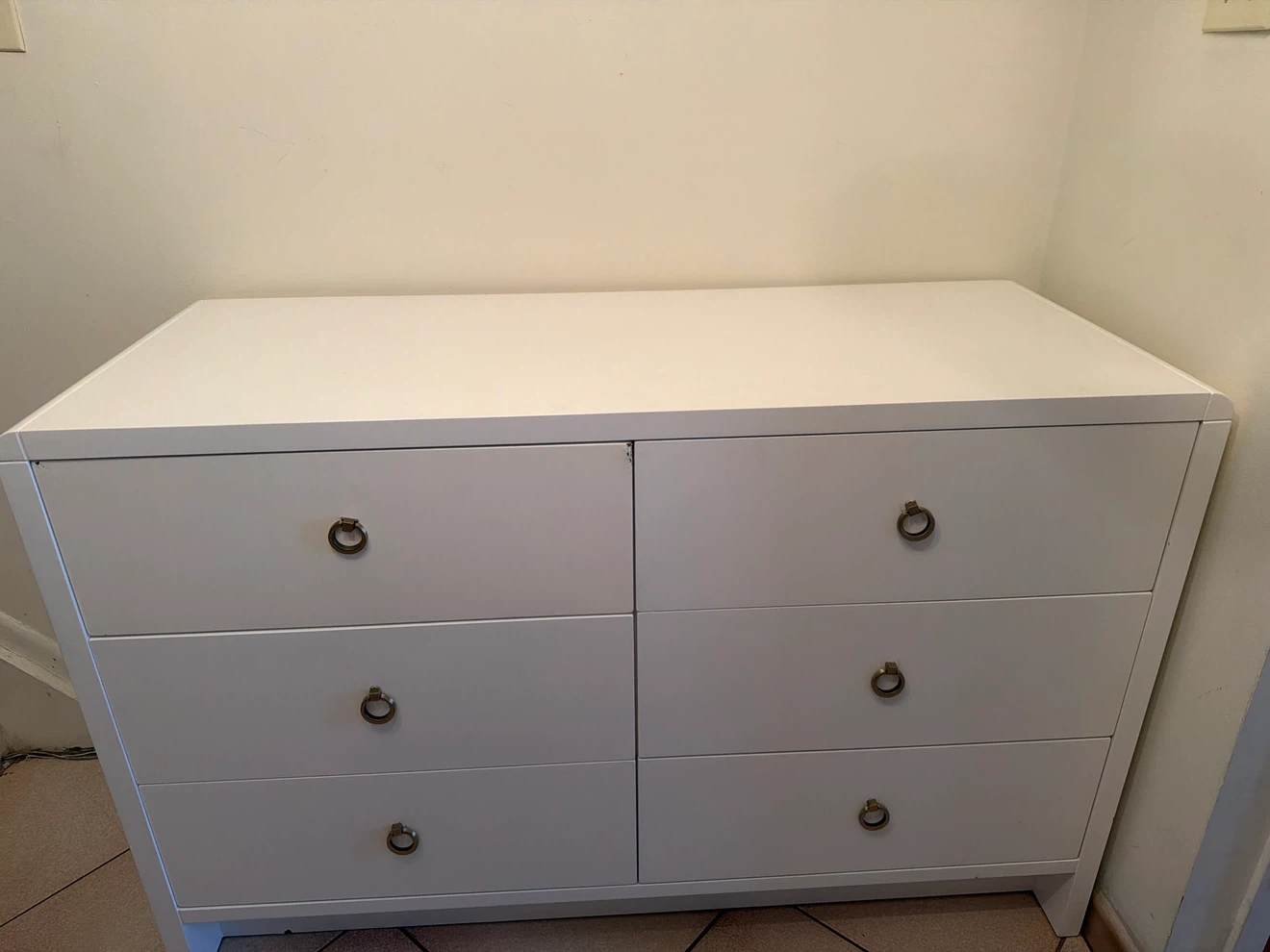 White 6-Drawer Dresser