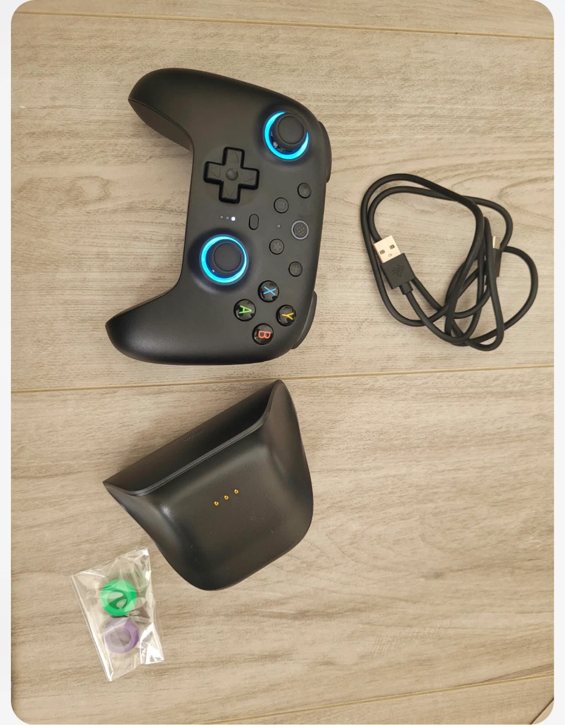8BitDo Ultimate 2 Wireless Controller - photo 2