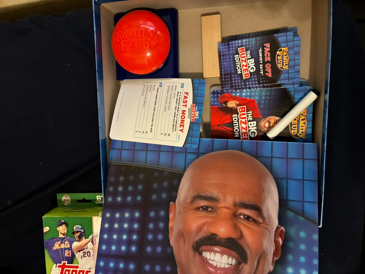 Family Feud The Big Buzzer Edition Board Game - photo 2