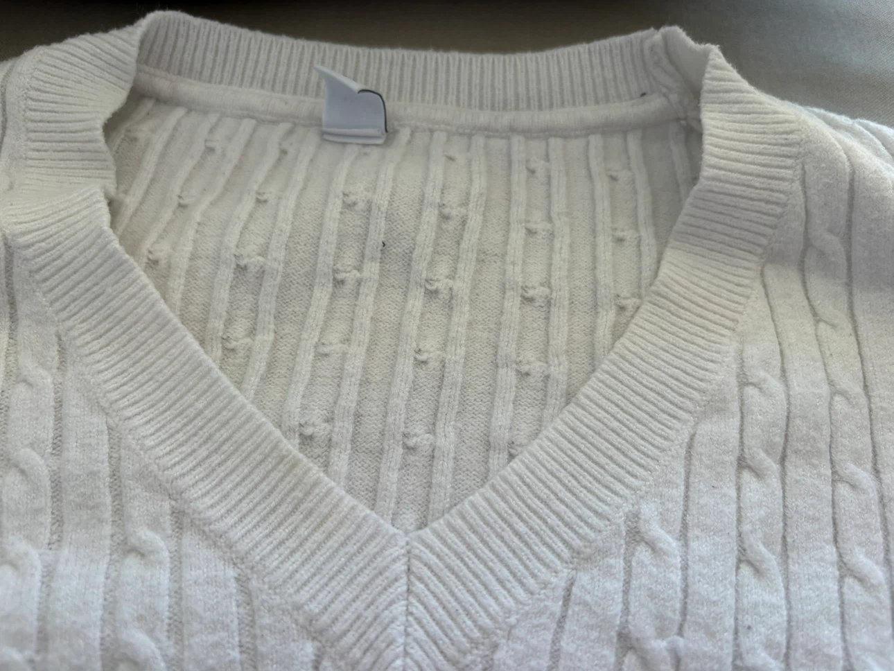 Twik cable knit v-neck sweater vest white