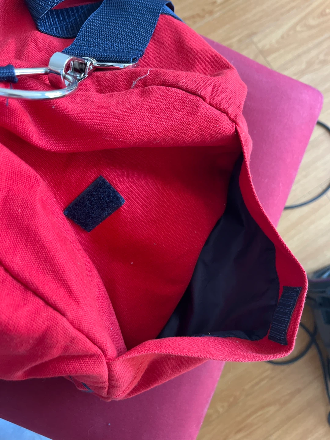 Tommy Hilfiger Red Duffle Bag - photo 4