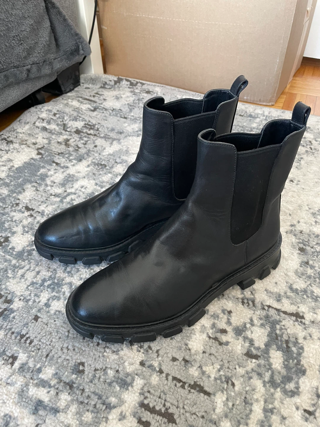 Michael Kors Black Leather Chelsea Boots - photo 2