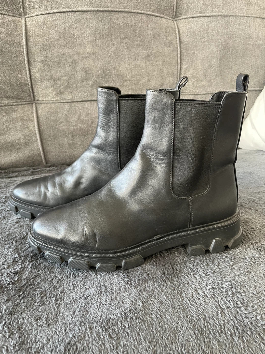 Michael Kors Black Leather Chelsea Boots - photo 3