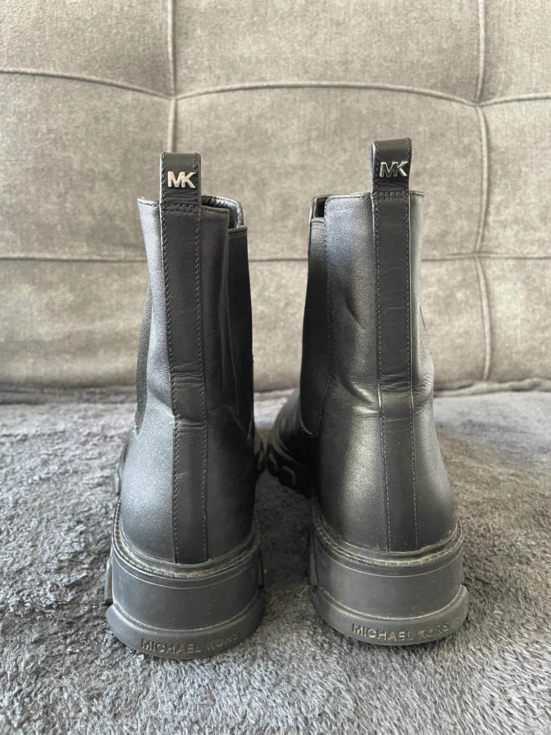 Michael Kors Black Leather Chelsea Boots - photo 4
