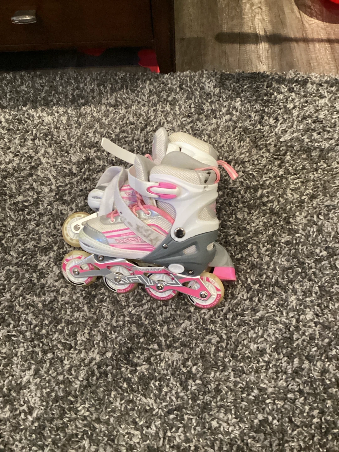 Kuxuan Adjustable Rollerblades - Pink and White
