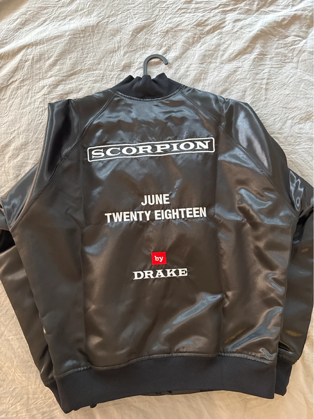 Large Never Worn Drake Scorpion Promo Tour Satin Jacket - photo 2