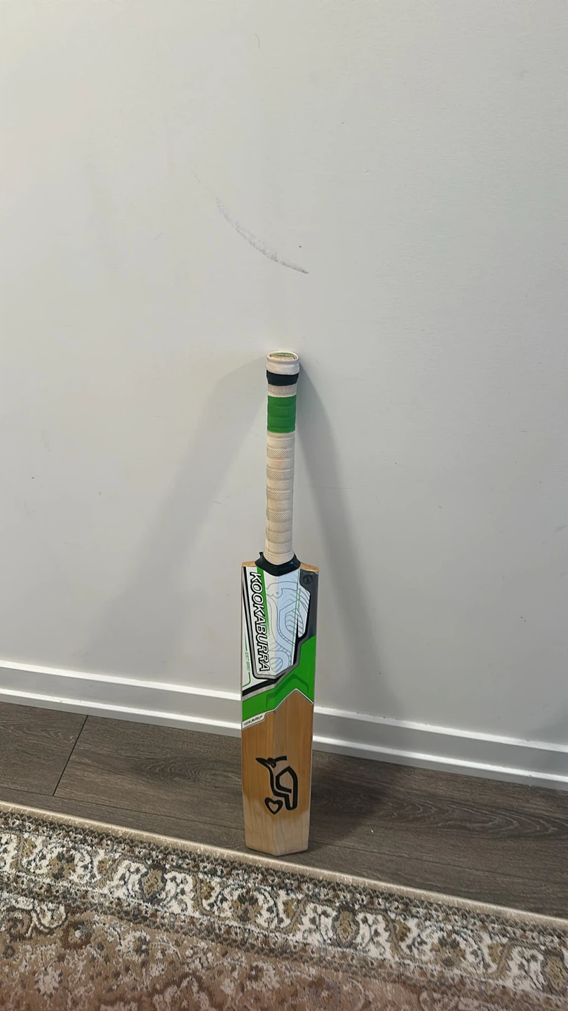 Kookaburra Kahuna 400 Cricket Bat