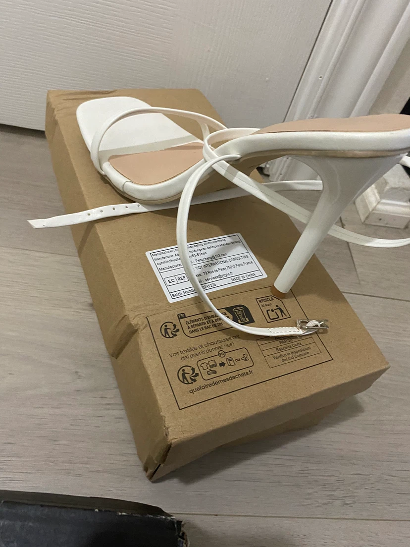 White Strappy Heeled Sandals - photo 3