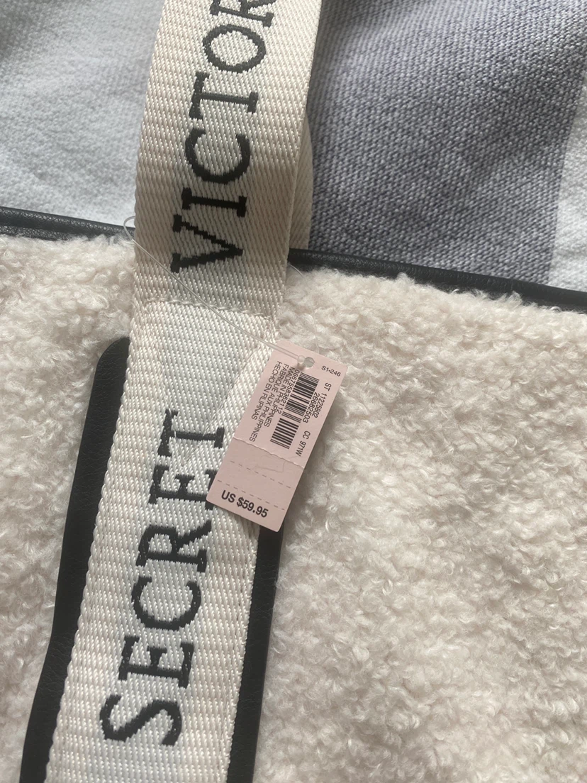 Victoria's Secret Sherpa Tote Bag - photo 2