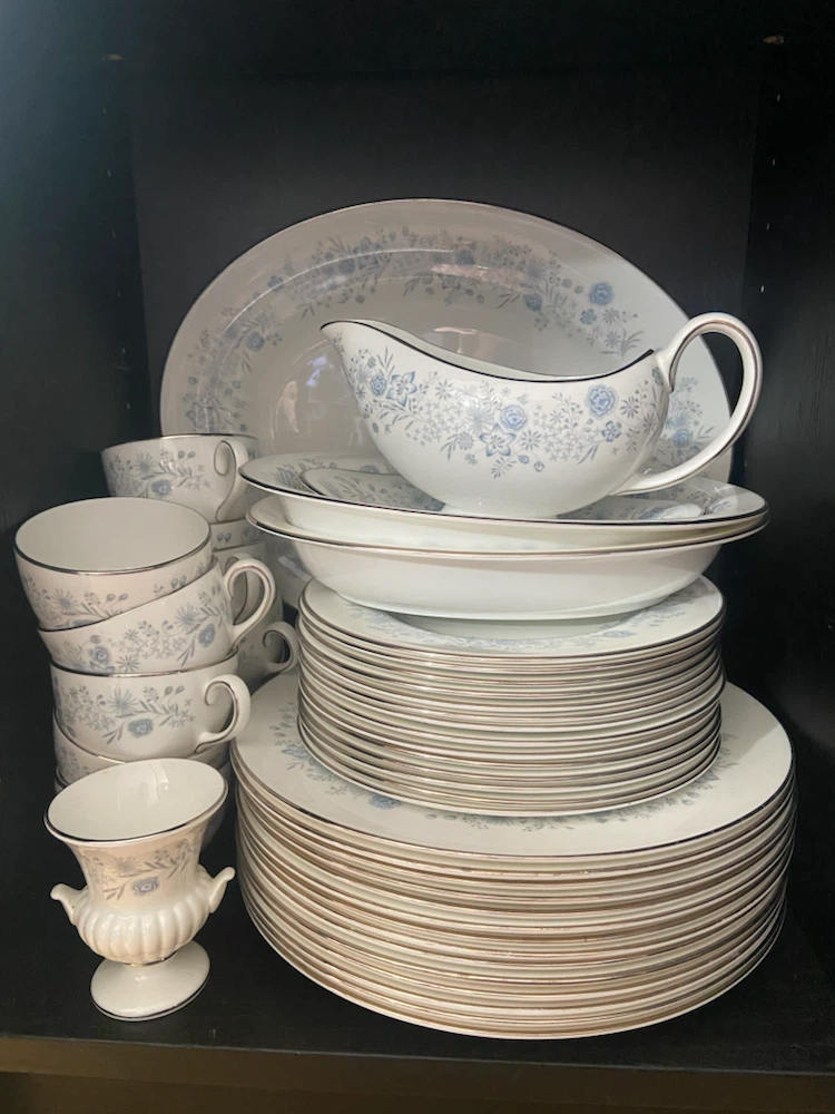 Wedgwood Belle Fleur Bone China Dinnerware Set