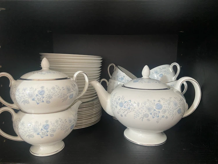 Wedgwood Belle Fleur Bone China Dinnerware Set - photo 2