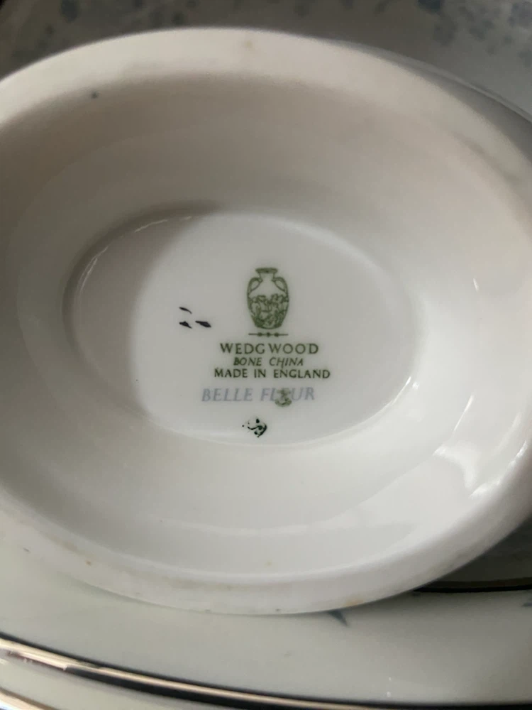 Wedgwood Belle Fleur Bone China Dinnerware Set - photo 4