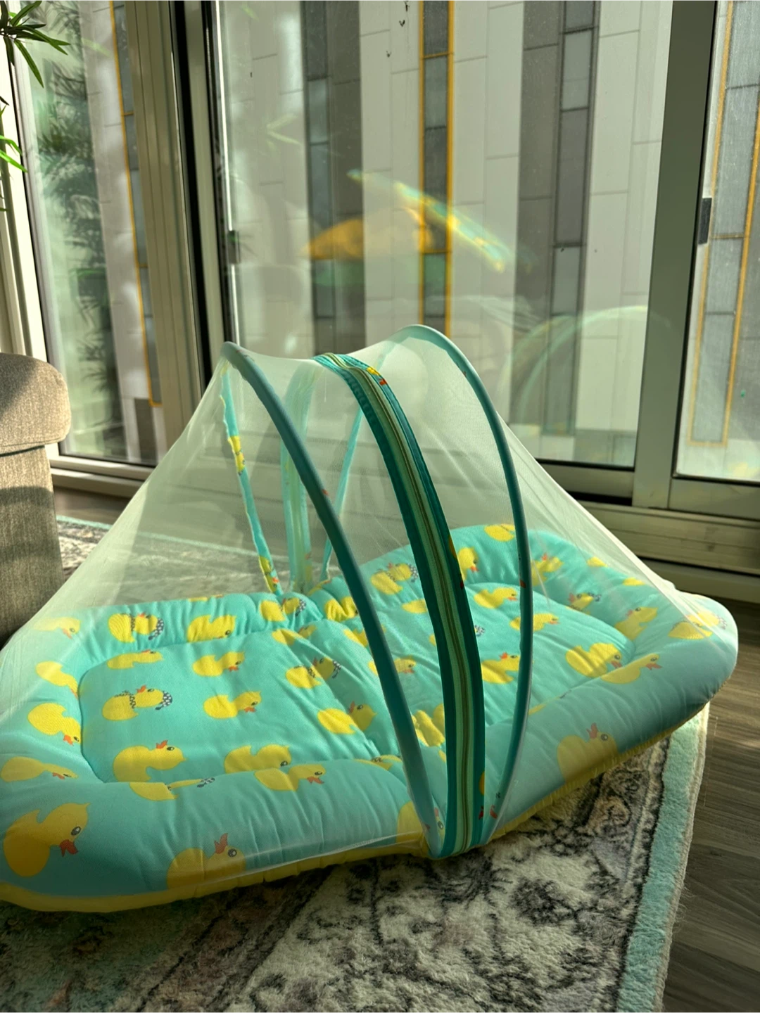 Foldable Baby Lounger, Mosquito Net, Extra Mattress, Duck Print - photo 2