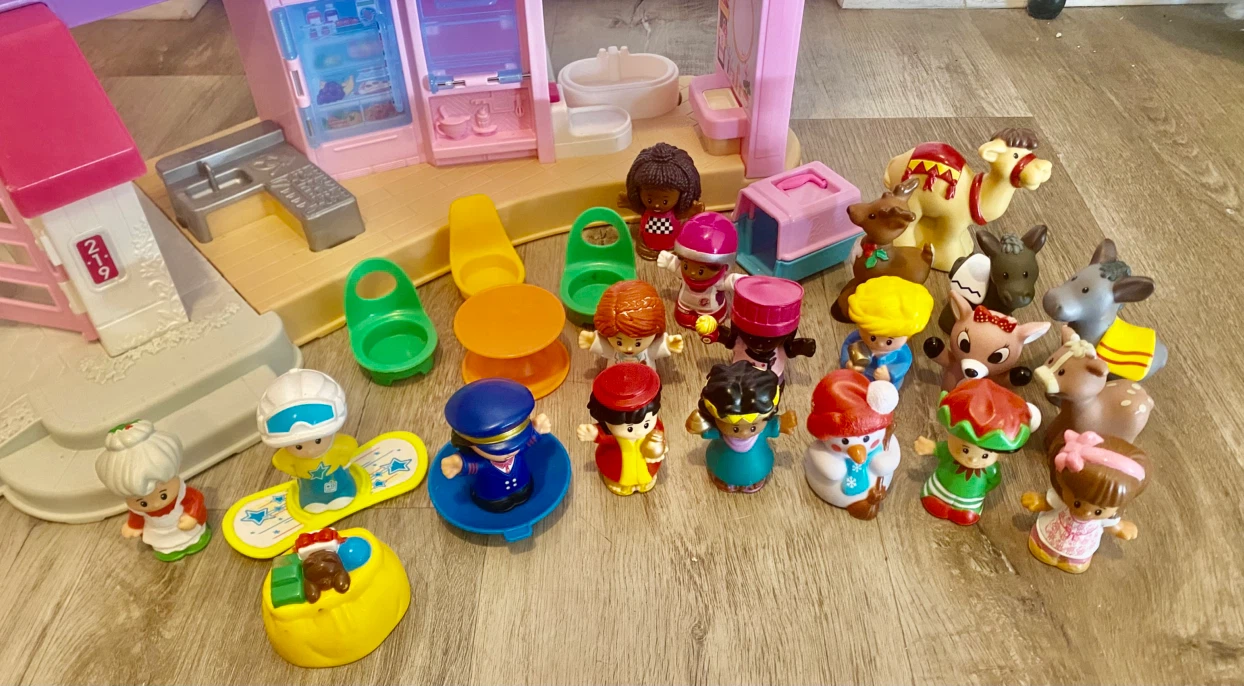 Barbie little people dream house playset - photo 2