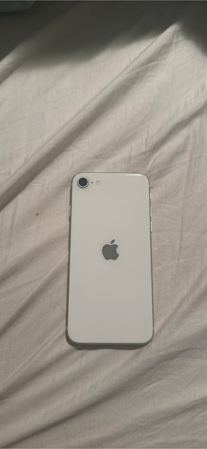 Iphone se 3 - photo 2