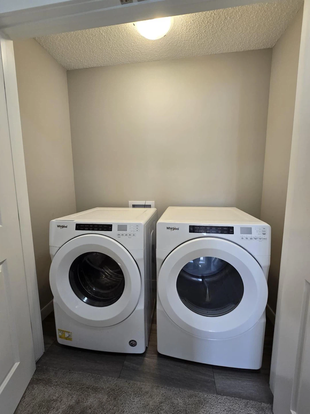 Beautiful Three bedroom + office townhouse - photo 3