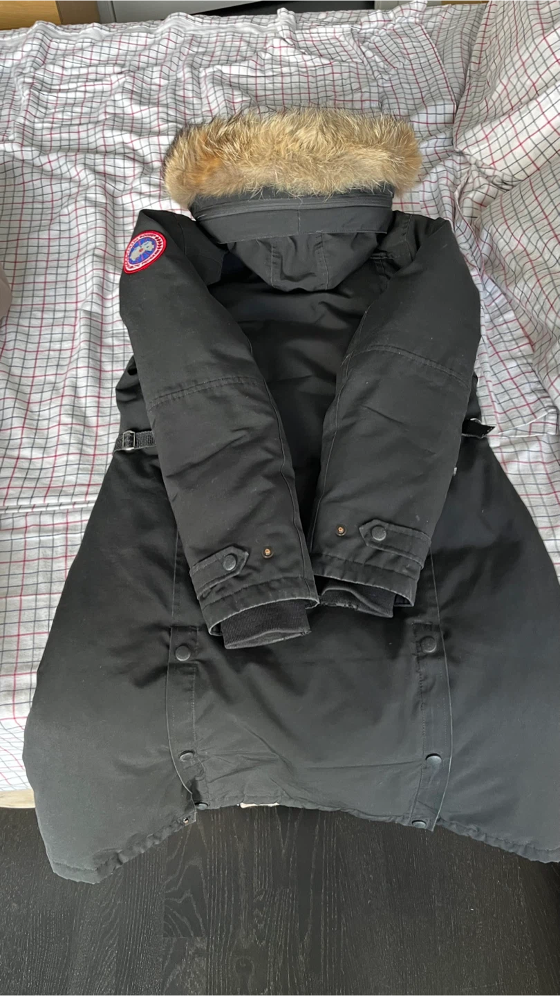 Canada Goose winter coat women’s size XS - photo 2