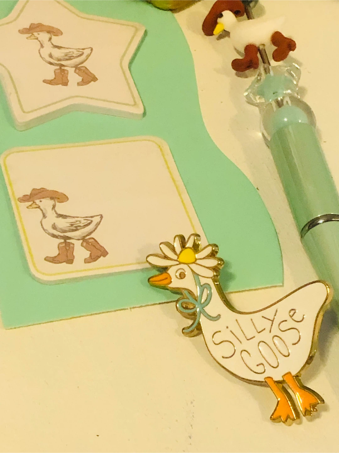 Goose Pack: Goose in Boots Holiday Ornament, Pen,Notes etc - photo 3