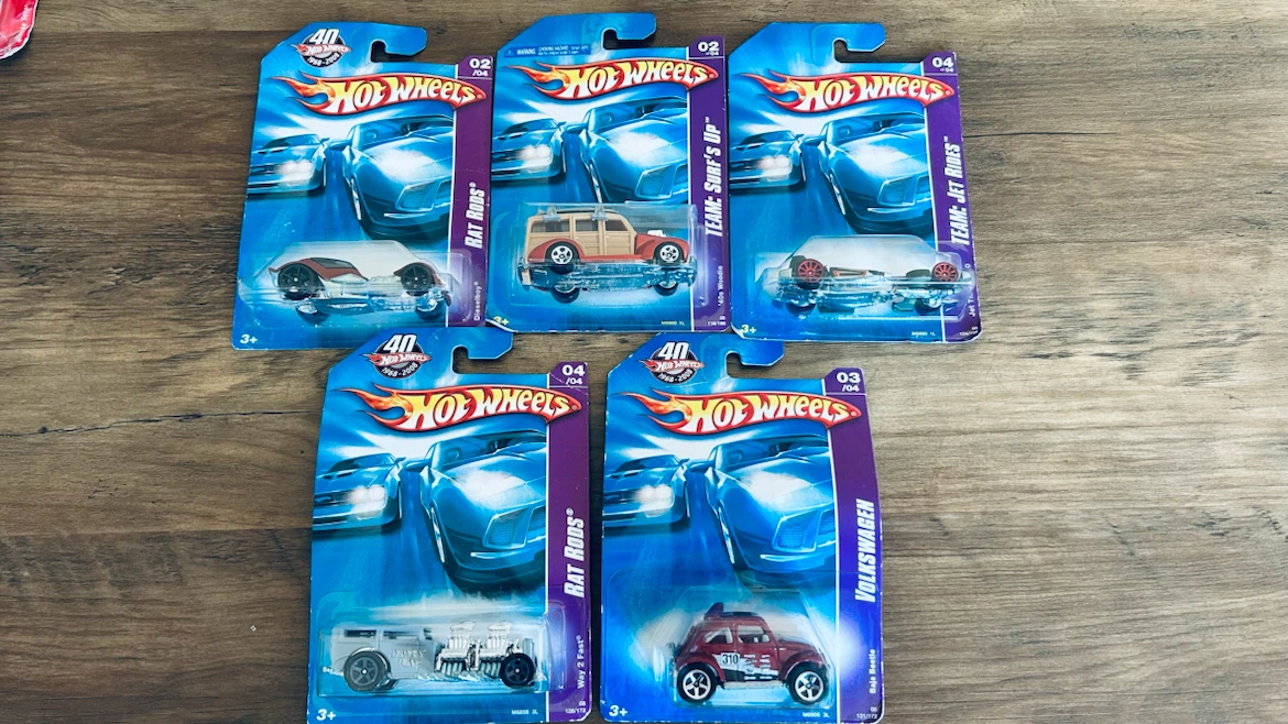 2008 Hot Wheels 40th Anniversary – 5 Sealed Collectible Cars