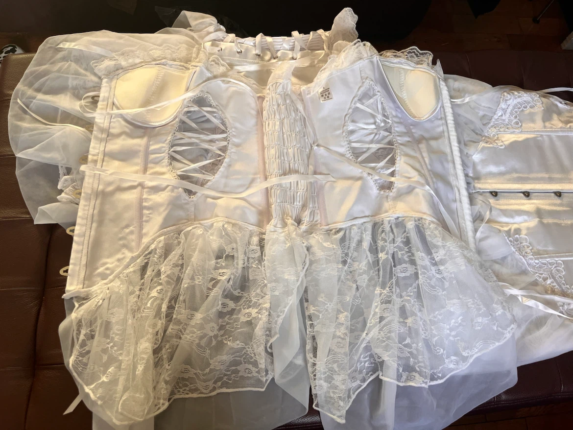 NEW $25 each White Corset Top with Lace Detail - photo 4