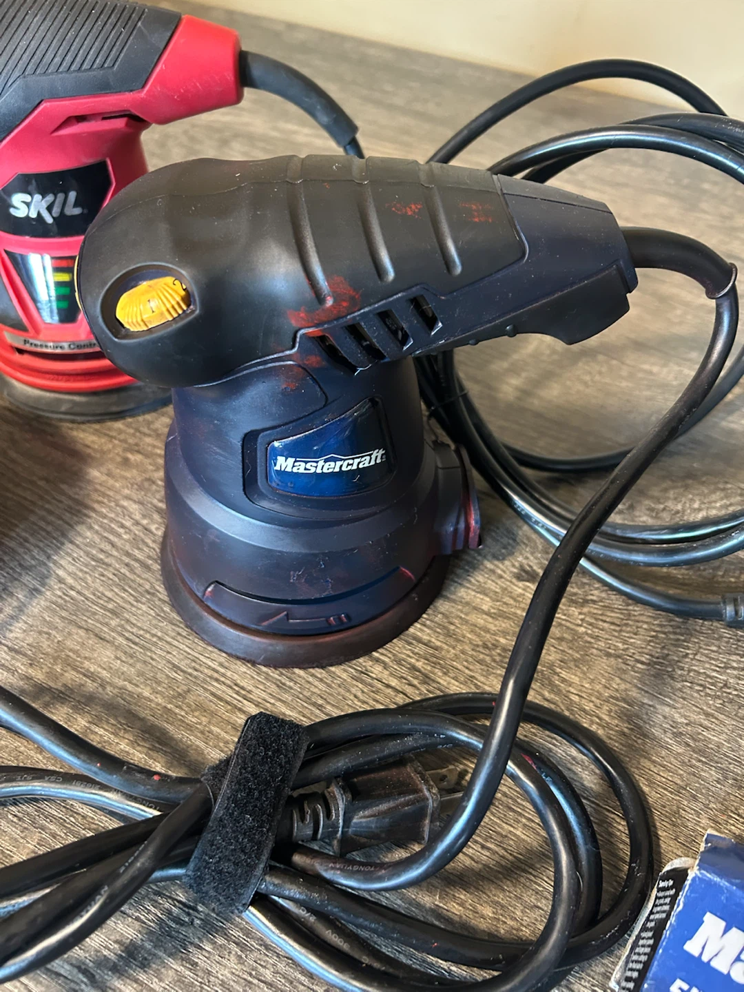Skil and Mastercraft 5" Random Orbit Sanders with Sanding Discs - photo 2