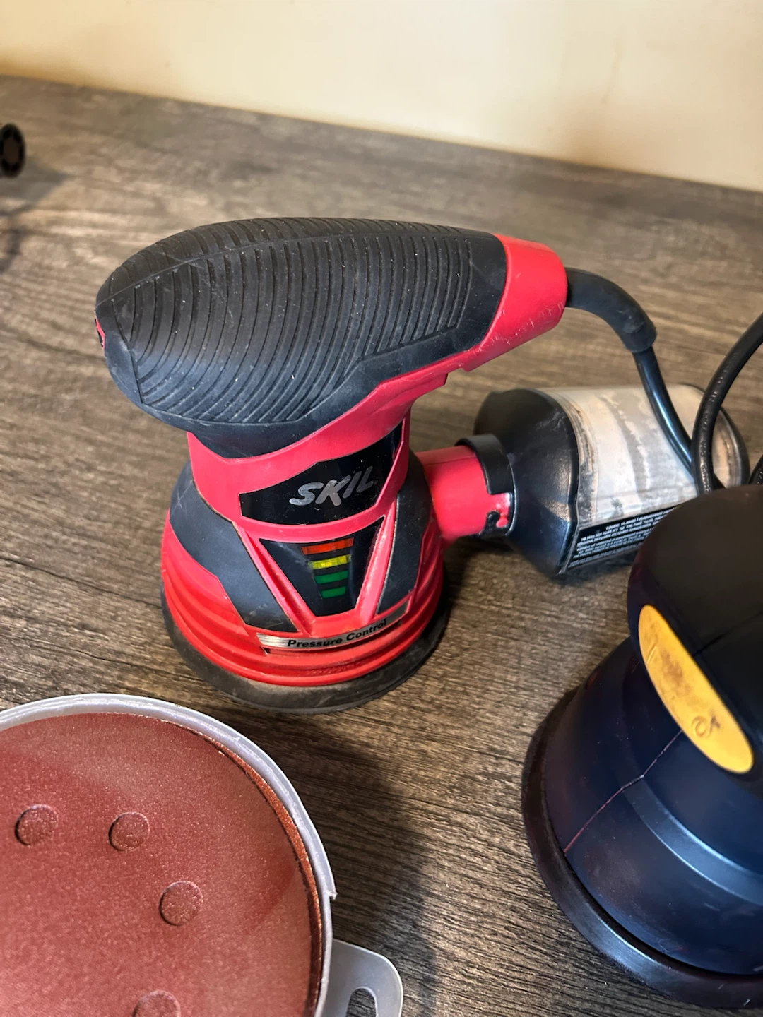 Skil and Mastercraft 5" Random Orbit Sanders with Sanding Discs - photo 3