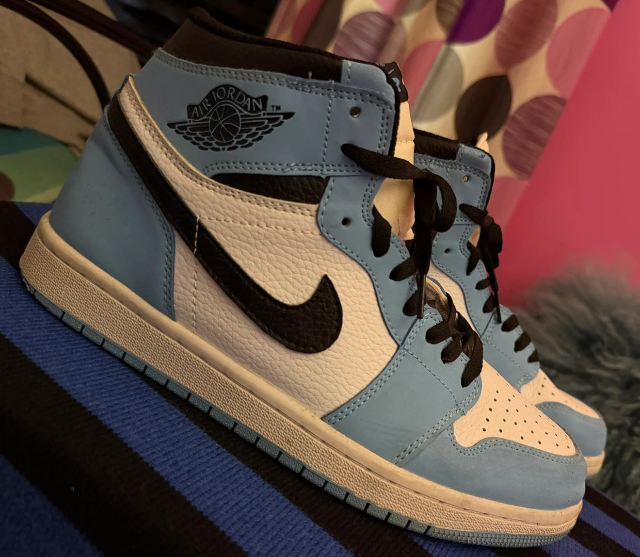 MOVING SALE!! Nike Air Jordan 1 University Blue - photo 3