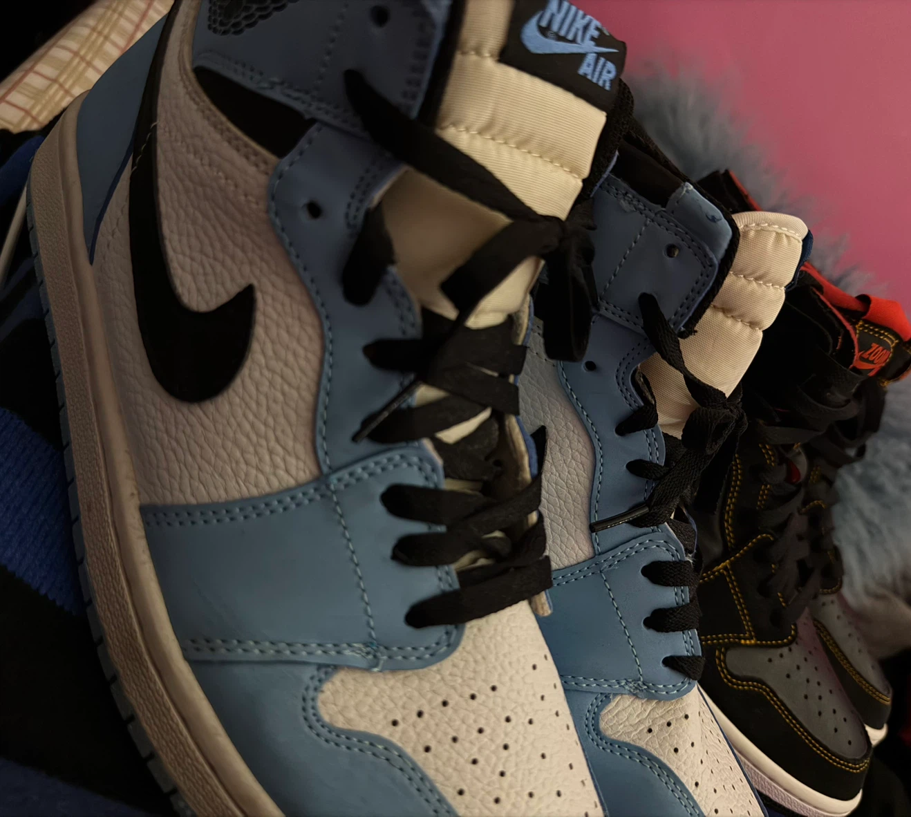 MOVING SALE!! Nike Air Jordan 1 University Blue - photo 2