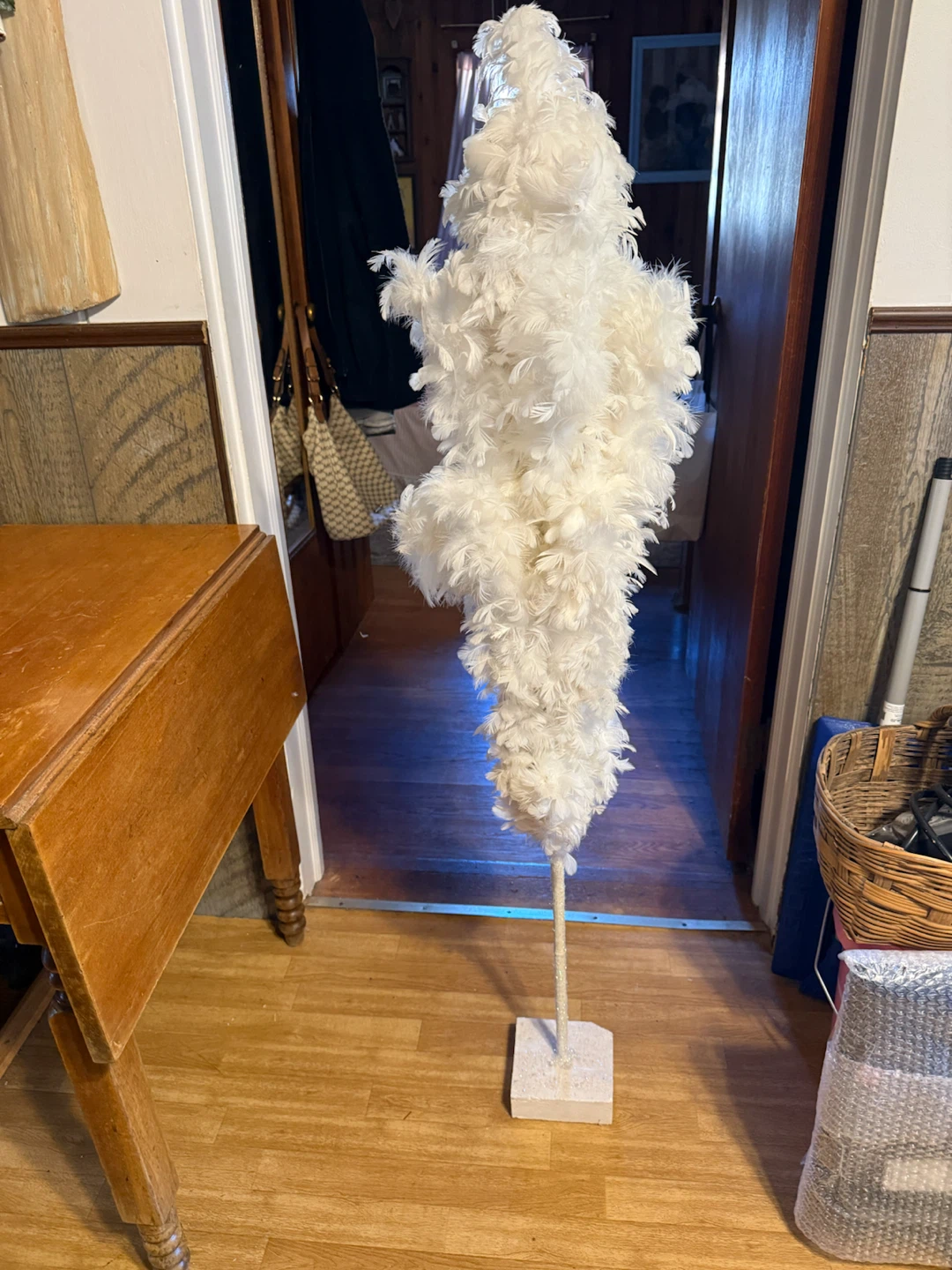 White feather Christmas tree - photo 5